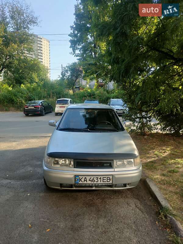 Седан ВАЗ 2110 2002 в 