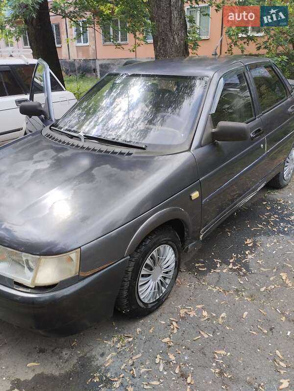 Седан ВАЗ 2110 2000 в 