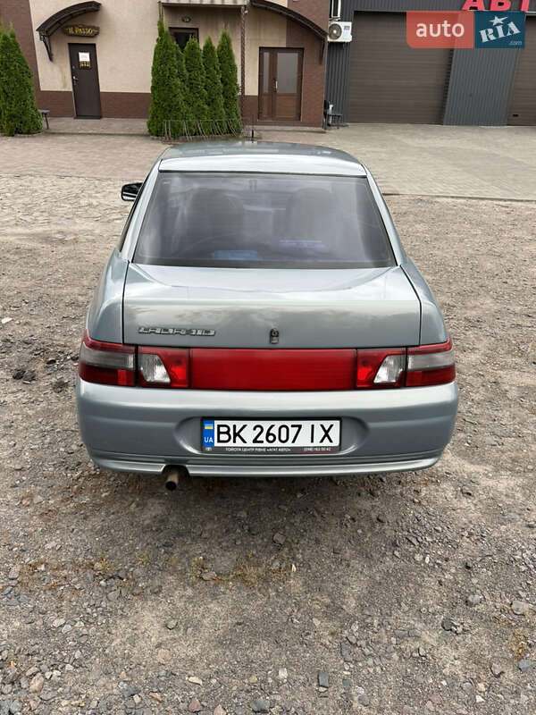 Седан ВАЗ / Lada 2110 2002 в Сарнах