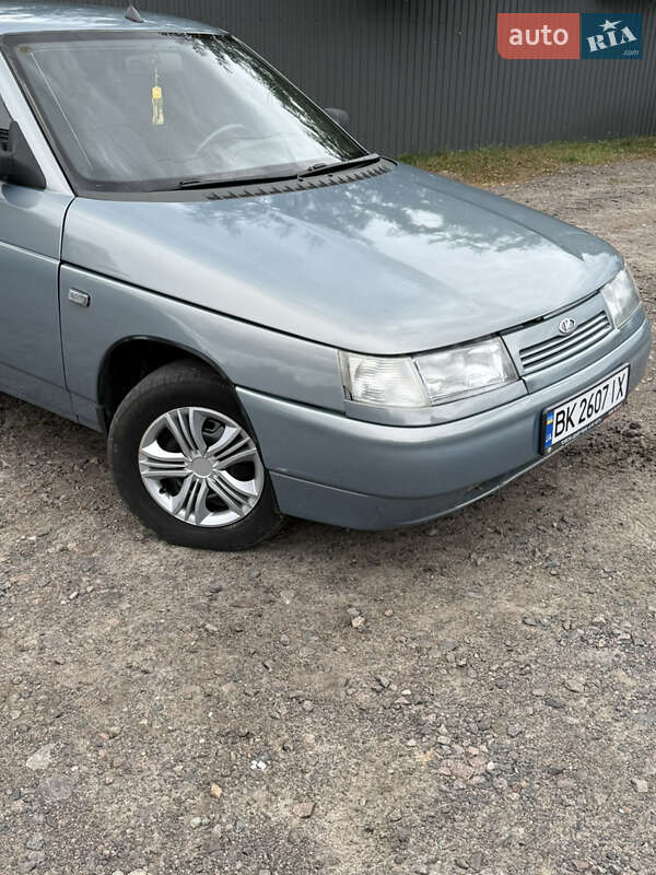 Седан ВАЗ / Lada 2110 2002 в Сарнах