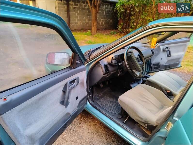 Седан ВАЗ / Lada 2110 2001 в Черкасах