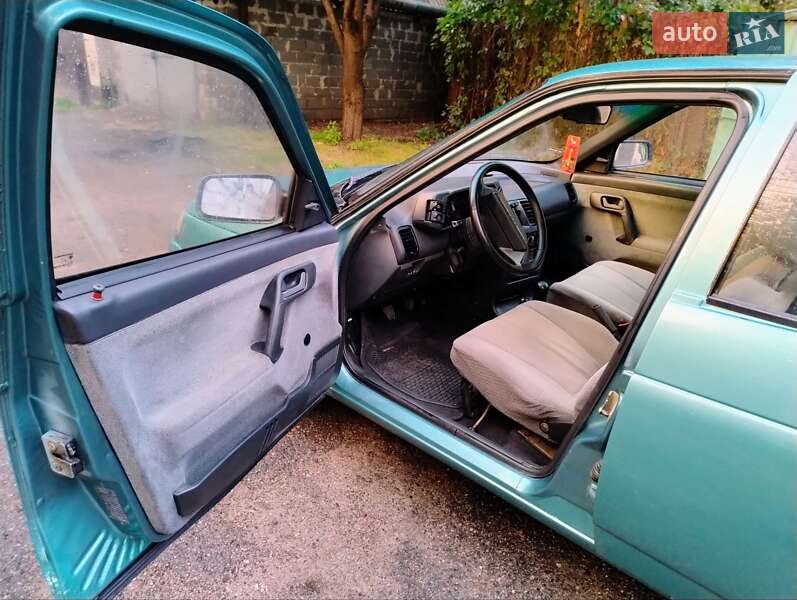 Седан ВАЗ / Lada 2110 2001 в Черкасах
