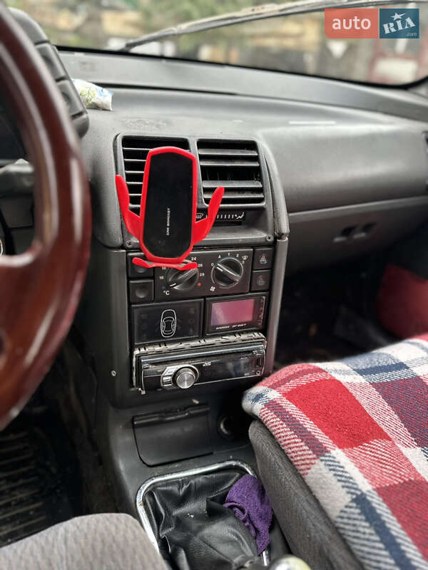 Седан ВАЗ / Lada 2110 2003 в Каменец-Подольском