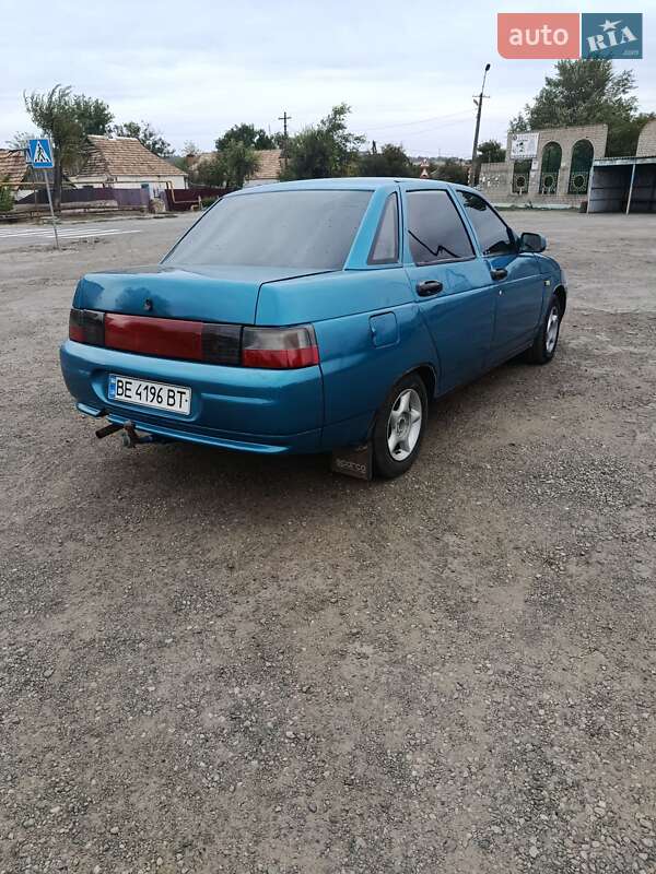 Седан ВАЗ / Lada 2110 2000 в Чугуеве