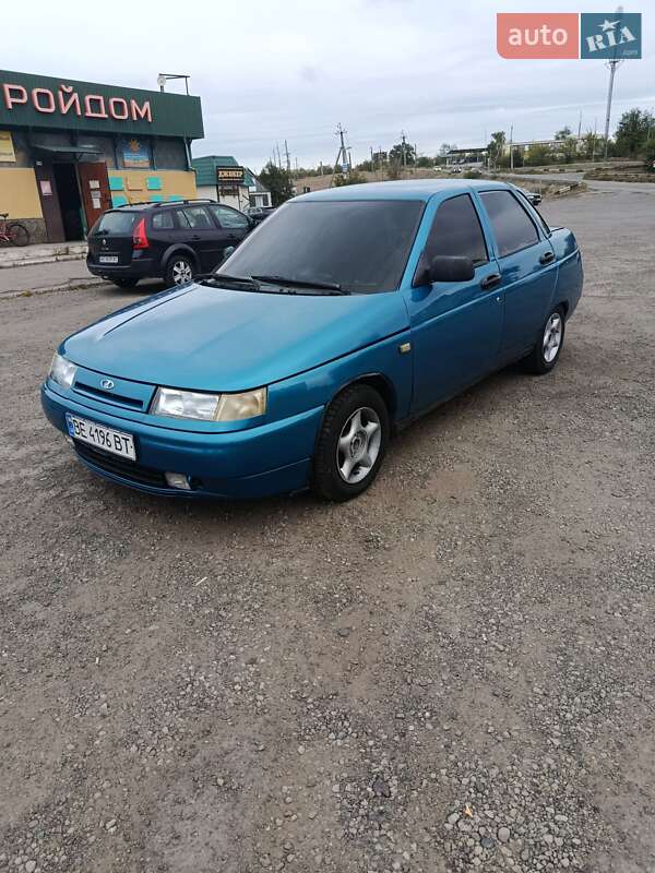 Седан ВАЗ / Lada 2110 2000 в Чугуеве