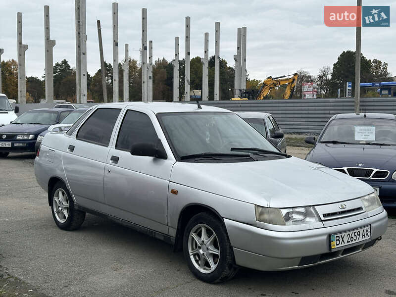 Седан ВАЗ / Lada 2110 2004 в Шепетовке