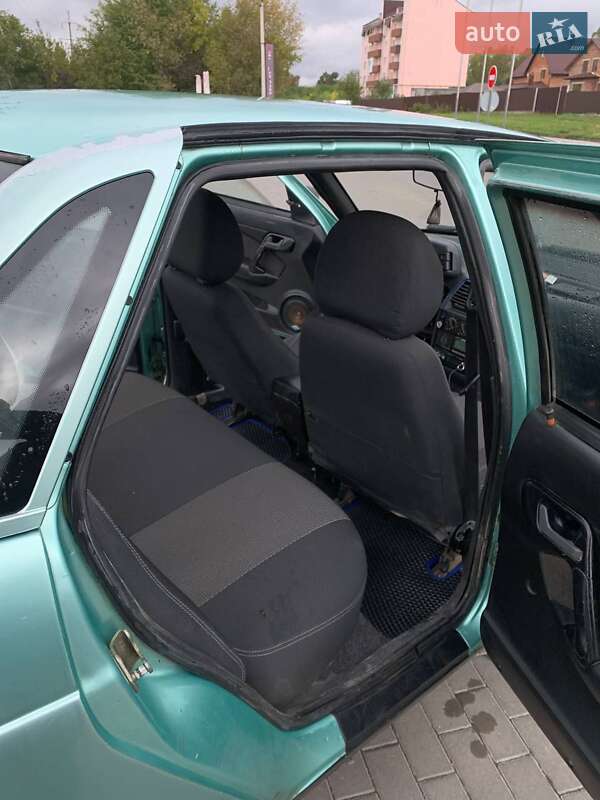 Седан ВАЗ / Lada 2110 2003 в Кам'янець-Подільському фото 3 Седан ВАЗ / Lada 2110 2003 в Кам'янець-Подільському