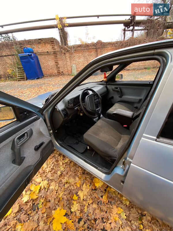 Седан ВАЗ / Lada 2110 2001 в Умані фото 10 Седан ВАЗ / Lada 2110 2001 в Умані