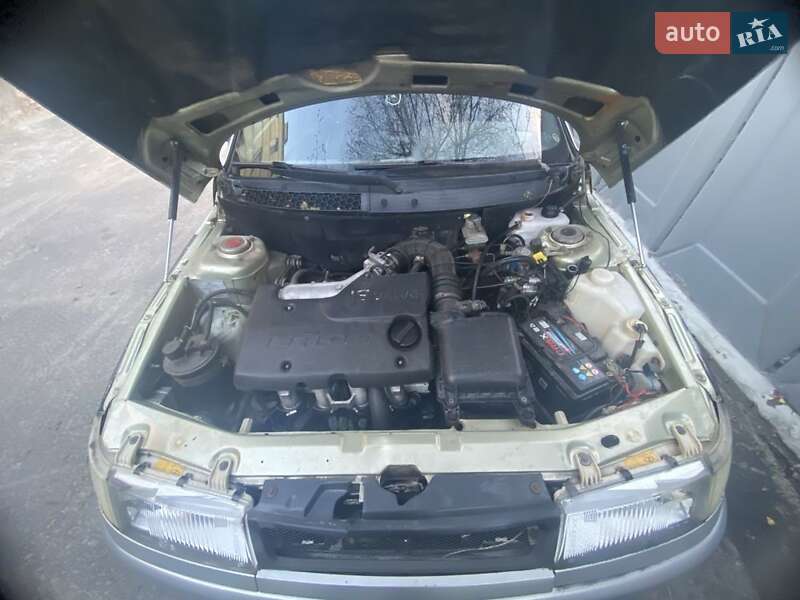 Седан ВАЗ / Lada 2110 2002 в Вишневом фото 5 Седан ВАЗ / Lada 2110 2002 в Вишневом