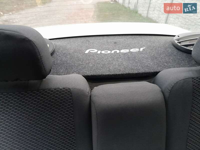 Седан ВАЗ / Lada 2110 2005 в Чугуеве фото 8 Седан ВАЗ / Lada 2110 2005 в Чугуеве