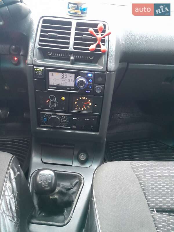 Седан ВАЗ / Lada 2110 2005 в Чугуеве фото 14 Седан ВАЗ / Lada 2110 2005 в Чугуеве