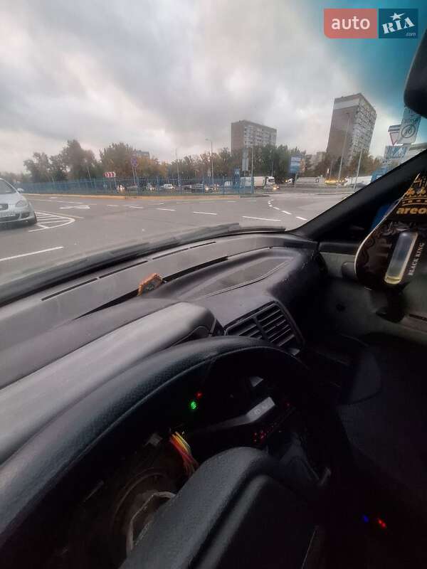 Седан ВАЗ / Lada 2110 2001 в Киеве
