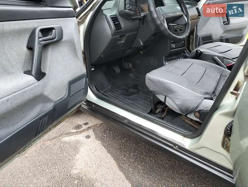 Седан ВАЗ / Lada 2110 2006 в Николаеве