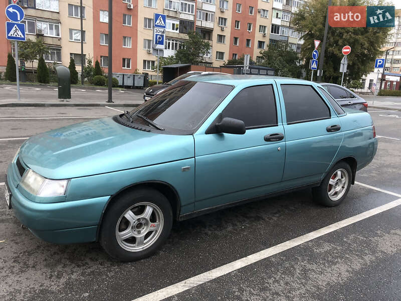 Седан ВАЗ / Lada 2110 2000 в Олександрії