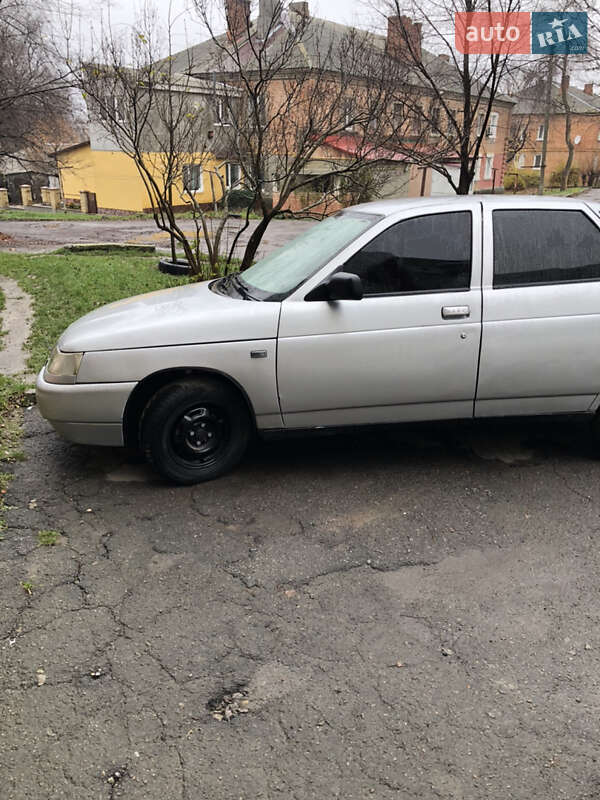 Седан ВАЗ / Lada 2110 2004 в Умани