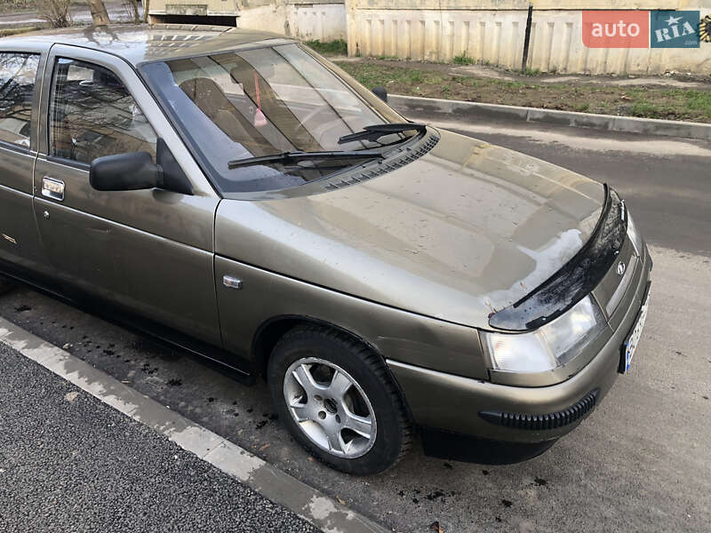 Седан ВАЗ / Lada 2110 2001 в Умани