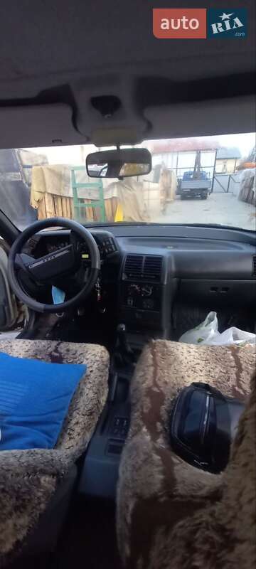 Хетчбек ВАЗ / Lada 2111 2004 в Чернівцях фото 6 Хетчбек ВАЗ / Lada 2111 2004 в Чернівцях