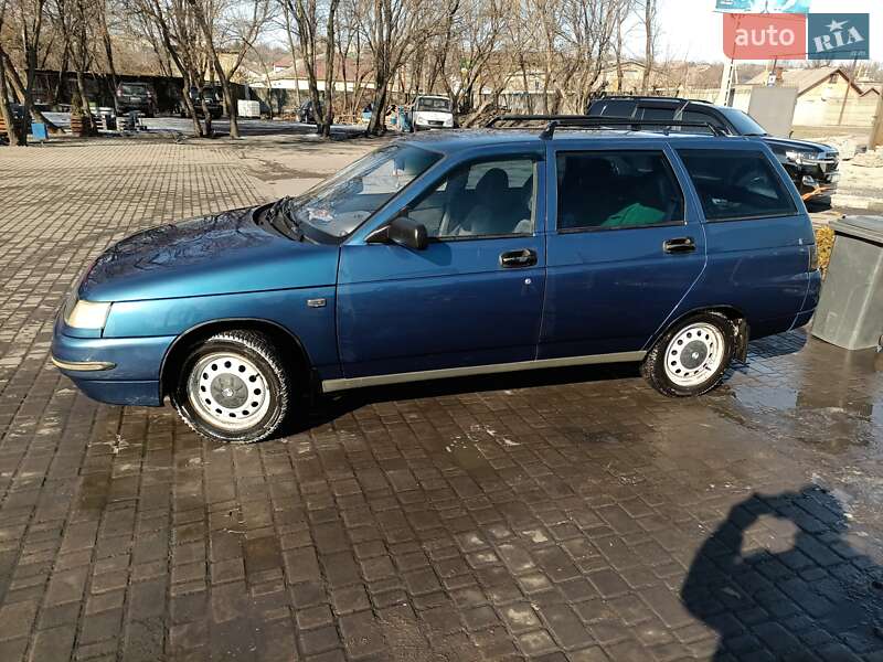 Универсал ВАЗ 2111 2004 в 