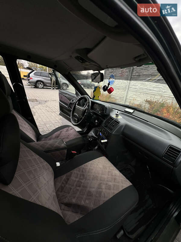 Универсал ВАЗ / Lada 2111 2004 в Казатине фото 5 Универсал ВАЗ / Lada 2111 2004 в Казатине