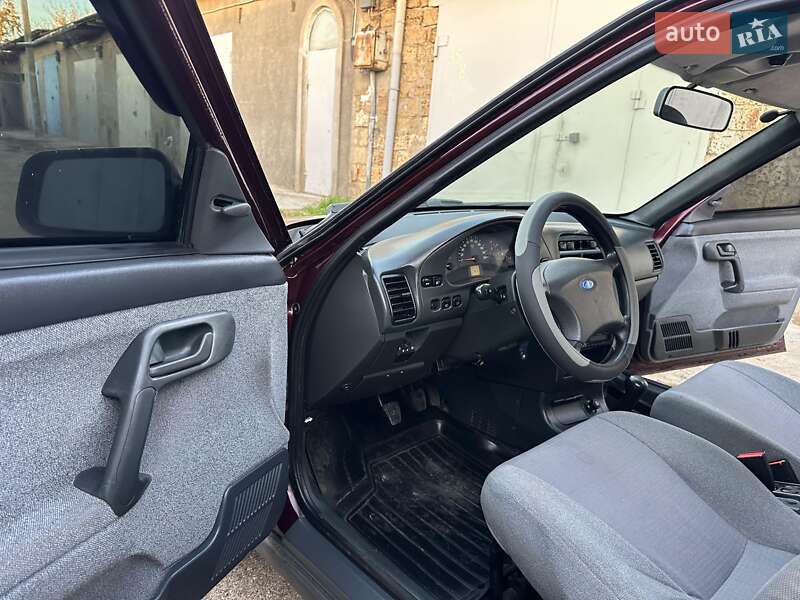 Универсал ВАЗ / Lada 2111 2008 в Николаеве