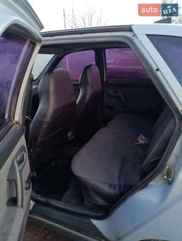 Хэтчбек ВАЗ / Lada 2112 2004 в Покрове фото 4 Хэтчбек ВАЗ / Lada 2112 2004 в Покрове