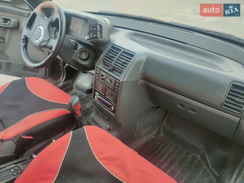 Хэтчбек ВАЗ / Lada 2112 2006 в Дубно