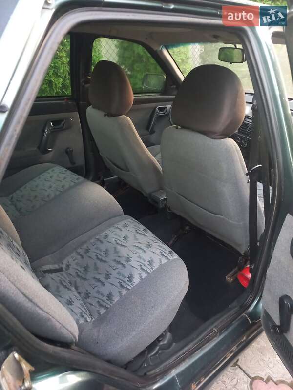 Хэтчбек ВАЗ / Lada 2112 2006 в Ровно