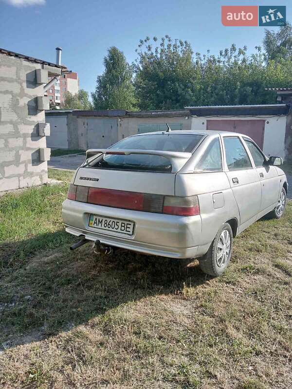 Хэтчбек ВАЗ / Lada 2112 2002 в Звягеле фото 3 Хэтчбек ВАЗ / Lada 2112 2002 в Звягеле