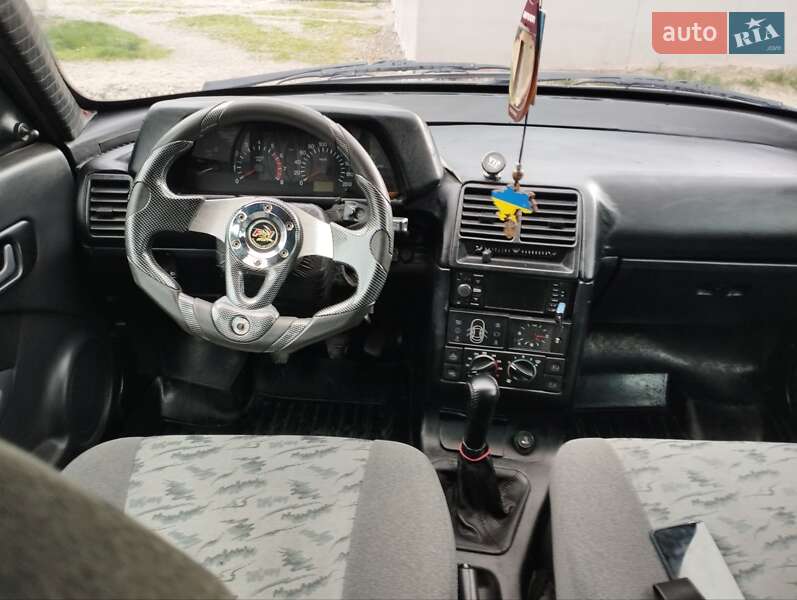 Хетчбек ВАЗ / Lada 2112 2007 в Запоріжжі фото 5 Хетчбек ВАЗ / Lada 2112 2007 в Запоріжжі