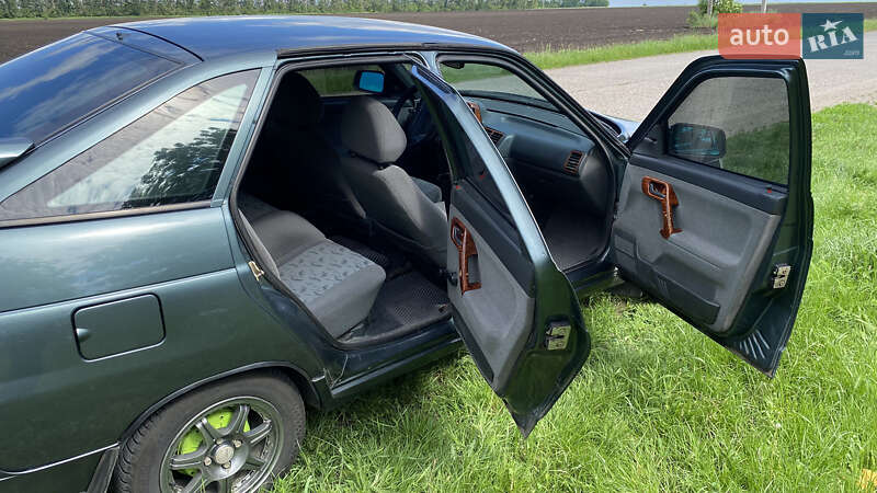 Хэтчбек ВАЗ / Lada 2112 2006 в Долинской