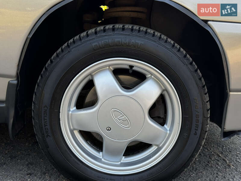 Хэтчбек ВАЗ / Lada 2112 2007 в Черкассах