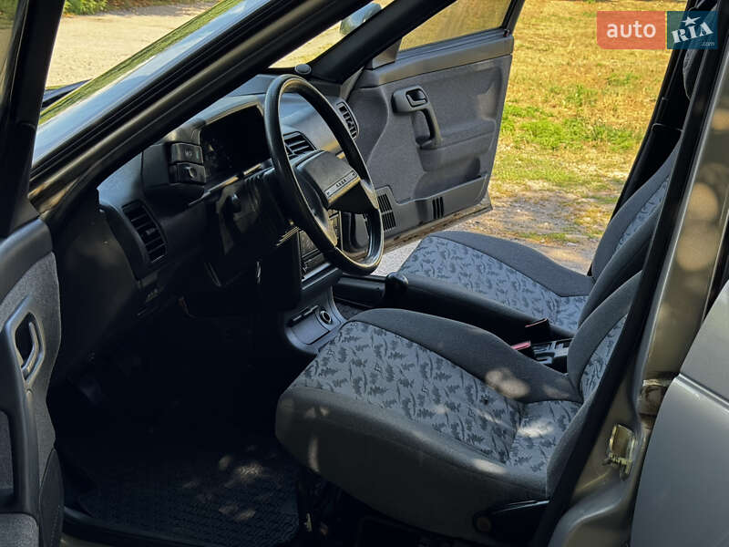 Хэтчбек ВАЗ / Lada 2112 2007 в Черкассах