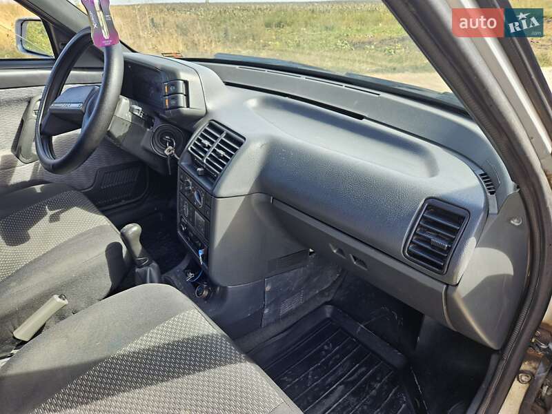 Хэтчбек ВАЗ / Lada 2112 2003 в Помошной фото 27 Хэтчбек ВАЗ / Lada 2112 2003 в Помошной