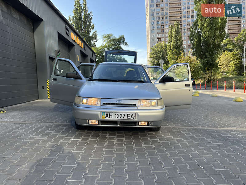 Хэтчбек ВАЗ / Lada 2112 2004 в Киеве