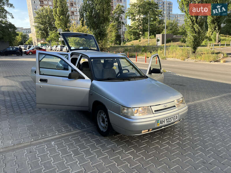 Хэтчбек ВАЗ / Lada 2112 2004 в Киеве