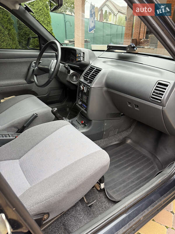 Хэтчбек ВАЗ / Lada 2112 2007 в Киеве