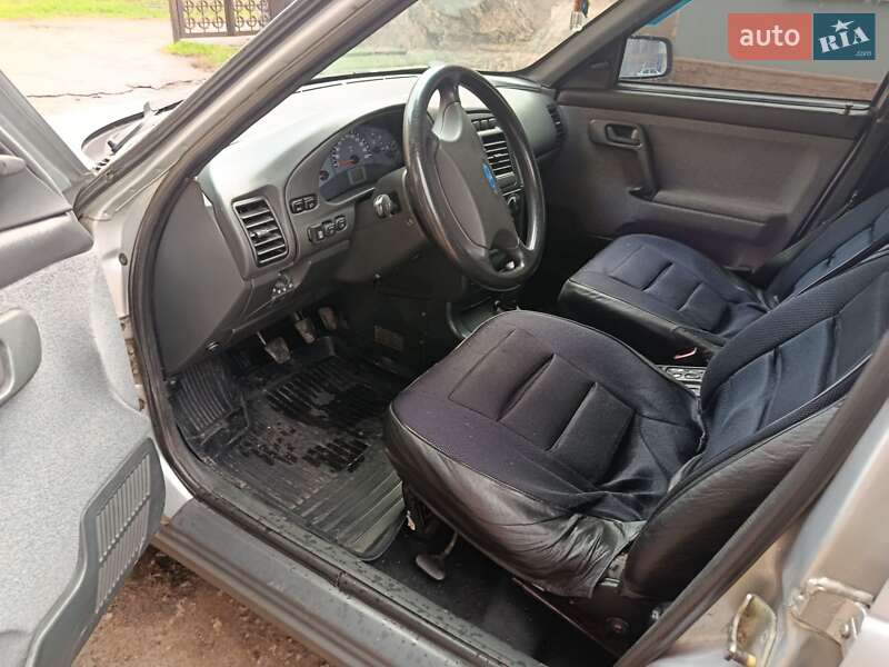 Хэтчбек ВАЗ / Lada 2112 2008 в Кривом Роге фото 9 Хэтчбек ВАЗ / Lada 2112 2008 в Кривом Роге