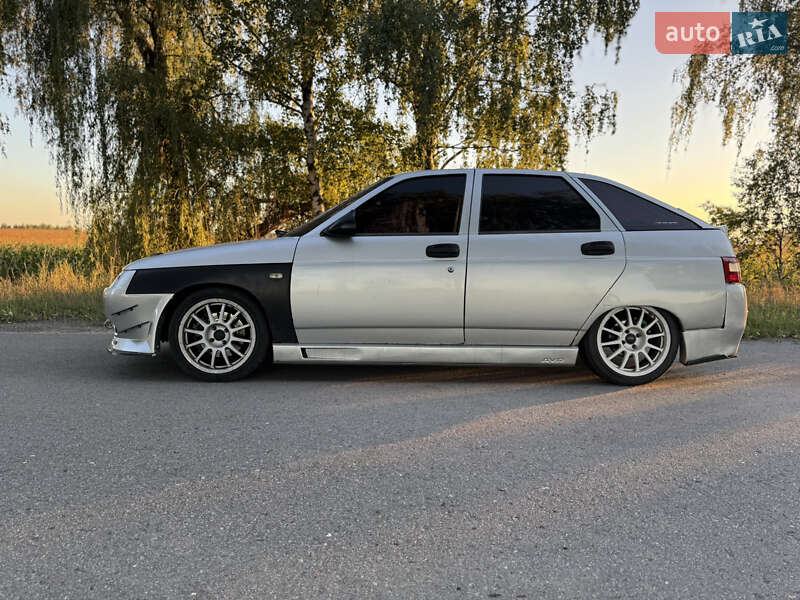 Хэтчбек ВАЗ / Lada 2112 2006 в Белогородке