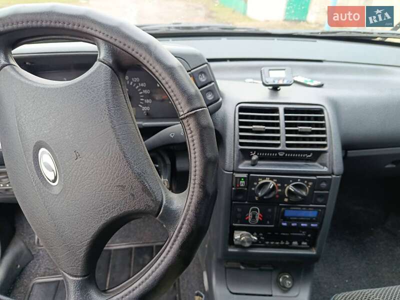 Хэтчбек ВАЗ / Lada 2112 2005 в Сребном