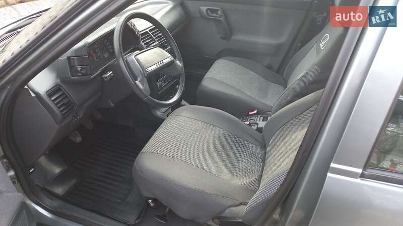 Хэтчбек ВАЗ / Lada 2112 2006 в Николаеве фото 30 Хэтчбек ВАЗ / Lada 2112 2006 в Николаеве