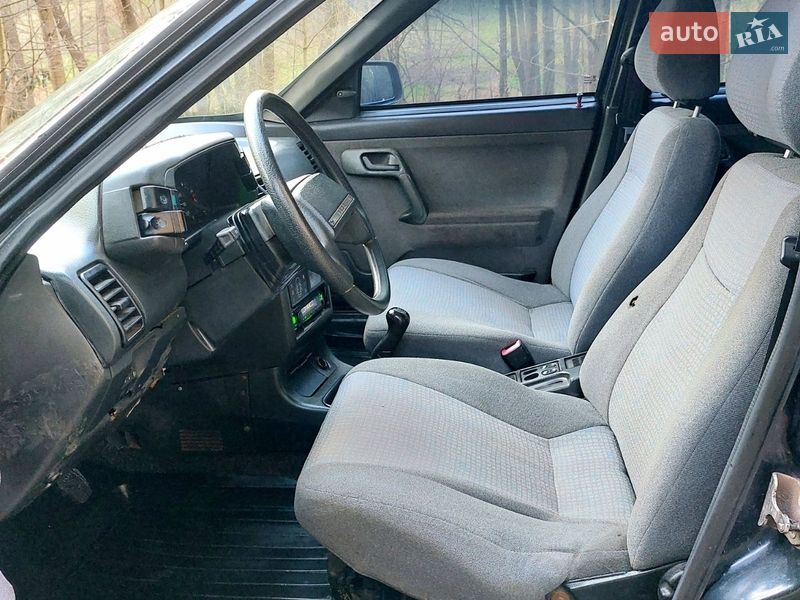 Хэтчбек ВАЗ / Lada 2112 2007 в Тростянце