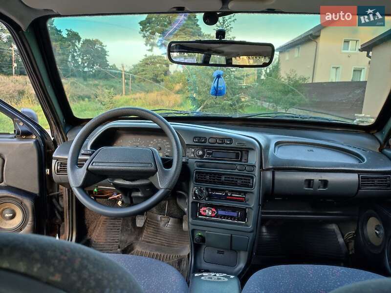 Хэтчбек ВАЗ / Lada 2113 Samara 2005 в Львове