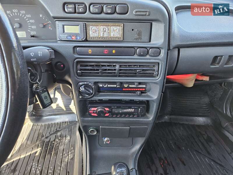 Хэтчбек ВАЗ / Lada 2113 Samara 2007 в Шостке