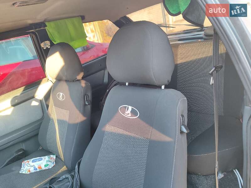 Хетчбек ВАЗ / Lada 2113 Samara 2008 в Вінниці фото 18 Хетчбек ВАЗ / Lada 2113 Samara 2008 в Вінниці