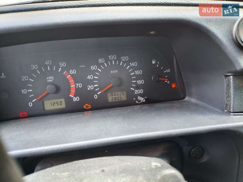 Хэтчбек ВАЗ / Lada 2113 Samara 2005 в Житомире