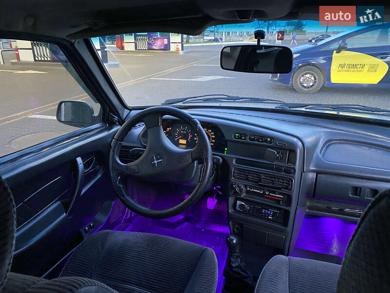 Хэтчбек ВАЗ / Lada 2114 Samara 2013 в Киеве
