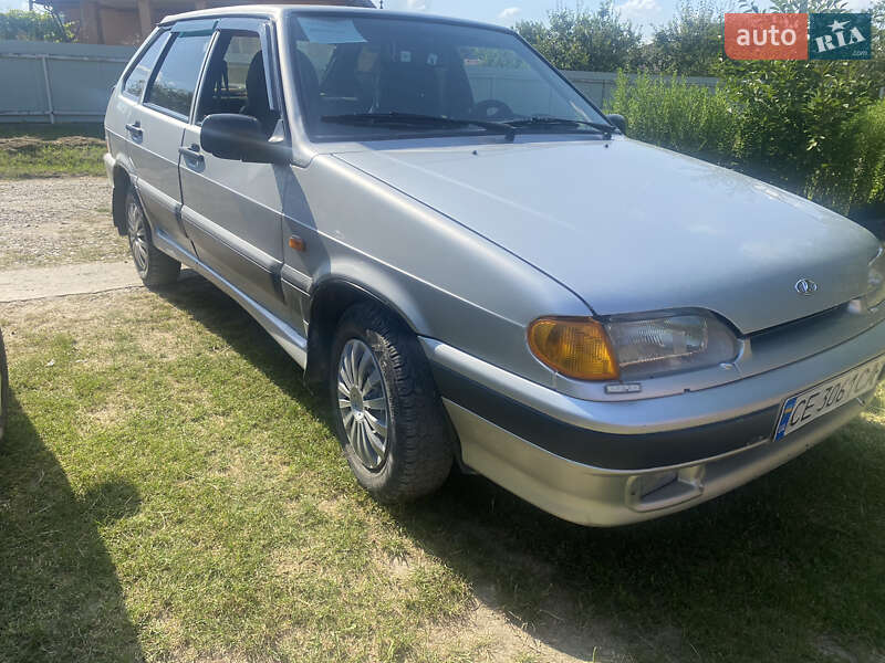 Хэтчбек ВАЗ / Lada 2114 Samara 2004 в Черновцах