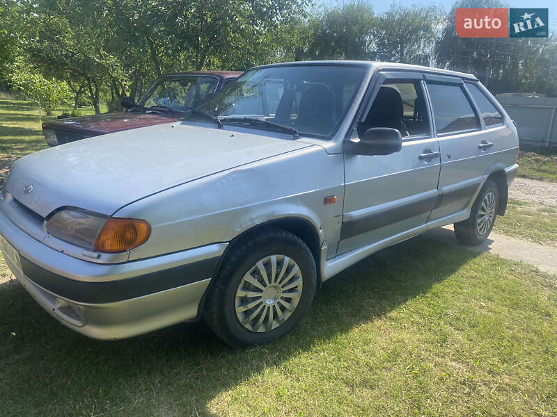 Хэтчбек ВАЗ / Lada 2114 Samara 2004 в Черновцах