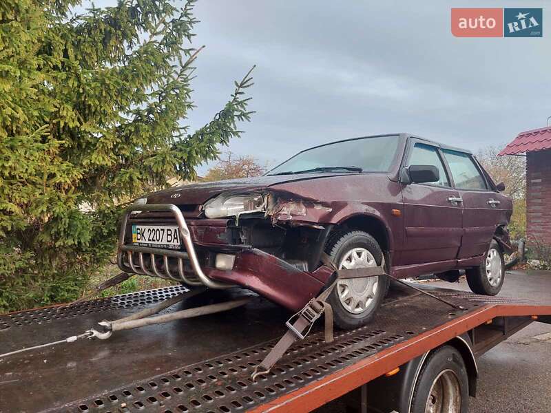 Хэтчбек ВАЗ / Lada 2114 Samara 2010 в Ровно