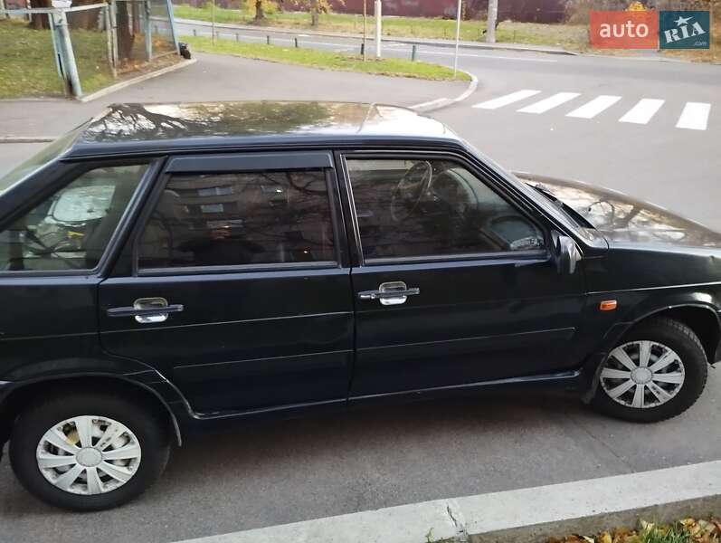 Хэтчбек ВАЗ / Lada 2114 Samara 2011 в Каневе